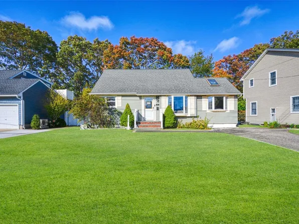 276 29th Street, Lindenhurst, NY 11757