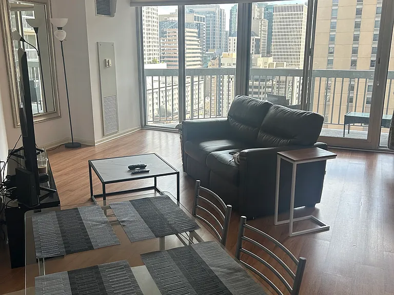 545 N Dearborn St #1905 — Photo 36