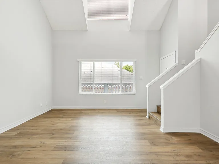 Olive Street Apartments — Photo 5