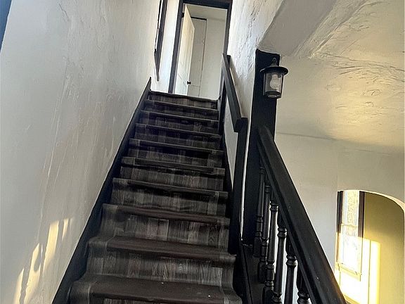 5th image of 1216 Erie St