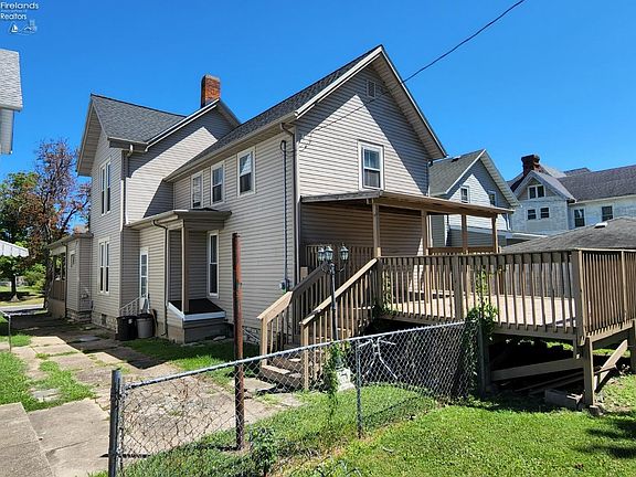 4th image of 815 Central Ave