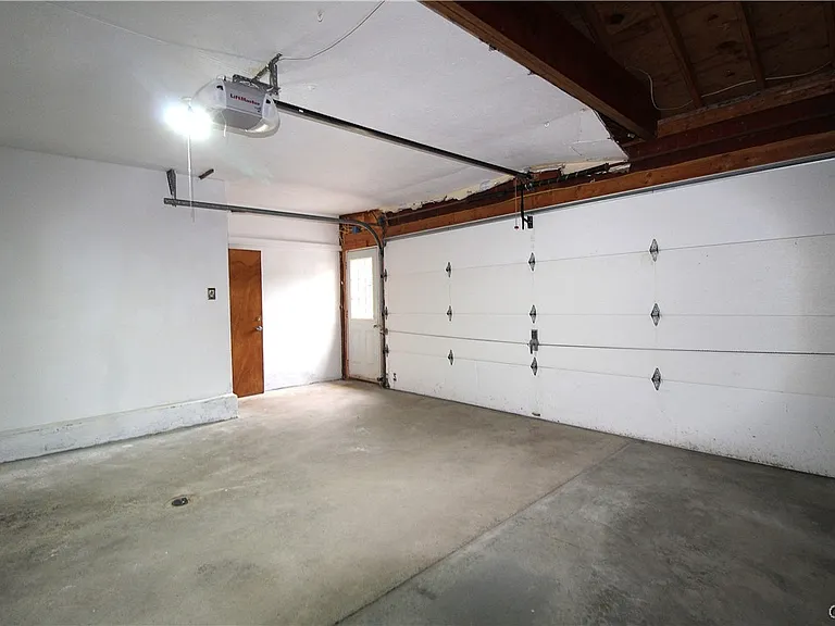 24 Forest Rd — Photo 42