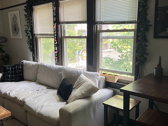 2nd image of 1702 N Wolcott Ave #1S