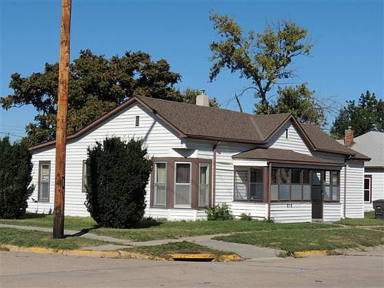 1st image of 616 1st St
