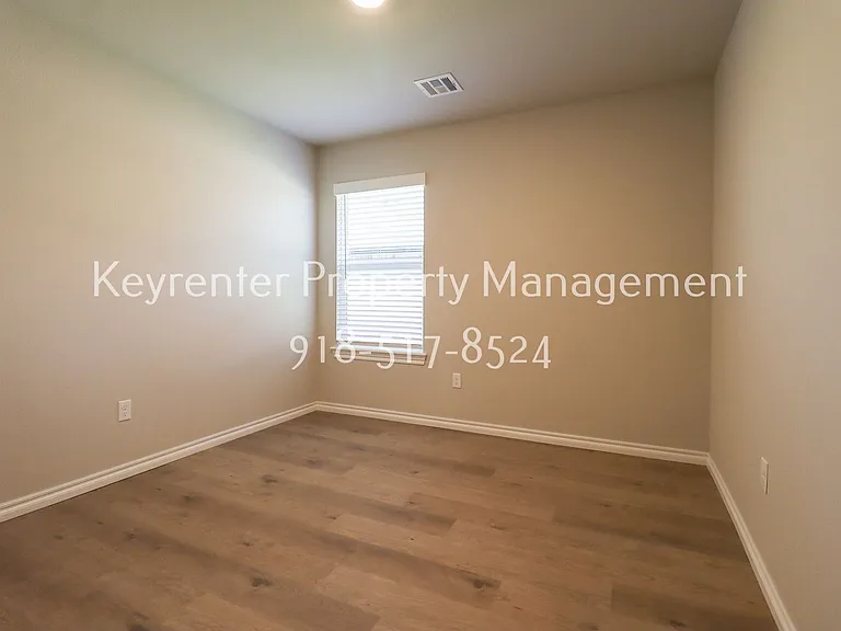 15610 S 75th East Ave — Photo 10