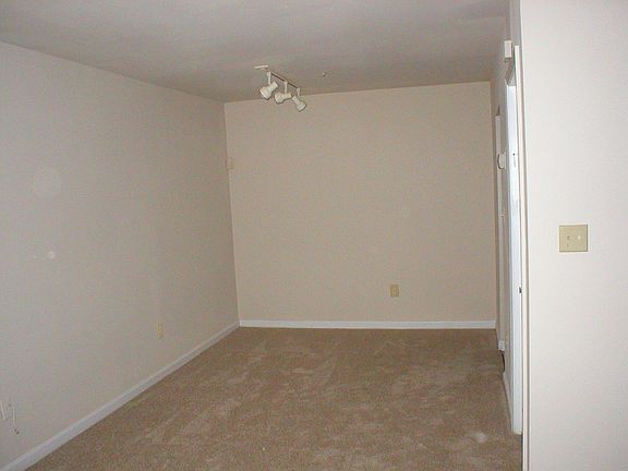 Spacious Dining Room