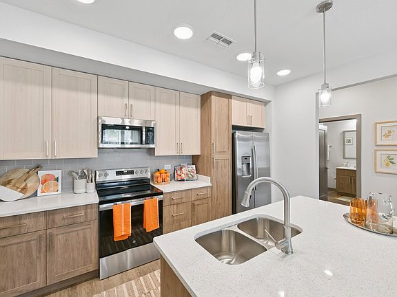 5th image of 6105 Darcy Ln #1114