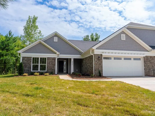 9836 Springholm Dr, Charlotte, NC 28278