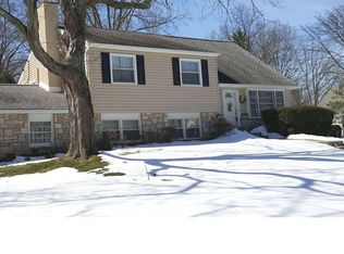 214 Cornwall Dr, Chalfont, PA 18914
