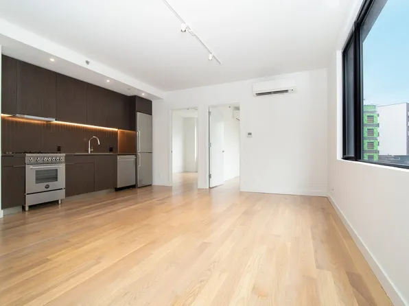 100 Ainslie Street image 1 of 13