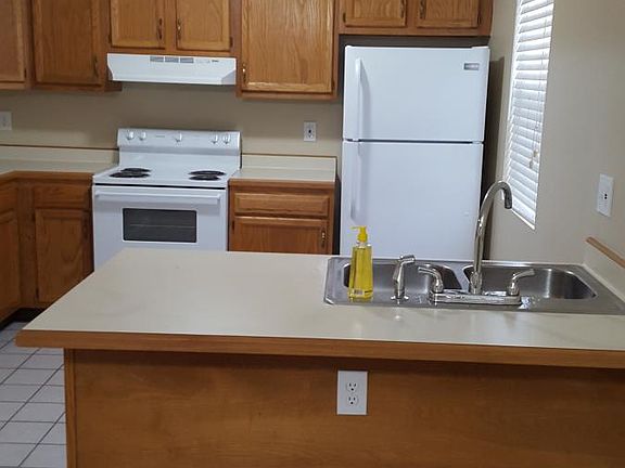 3rd image of 3627 Farmview Cir