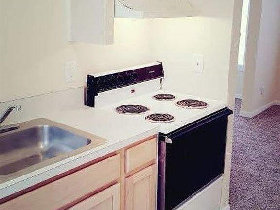 5th image of 111 S Newport Ave #9