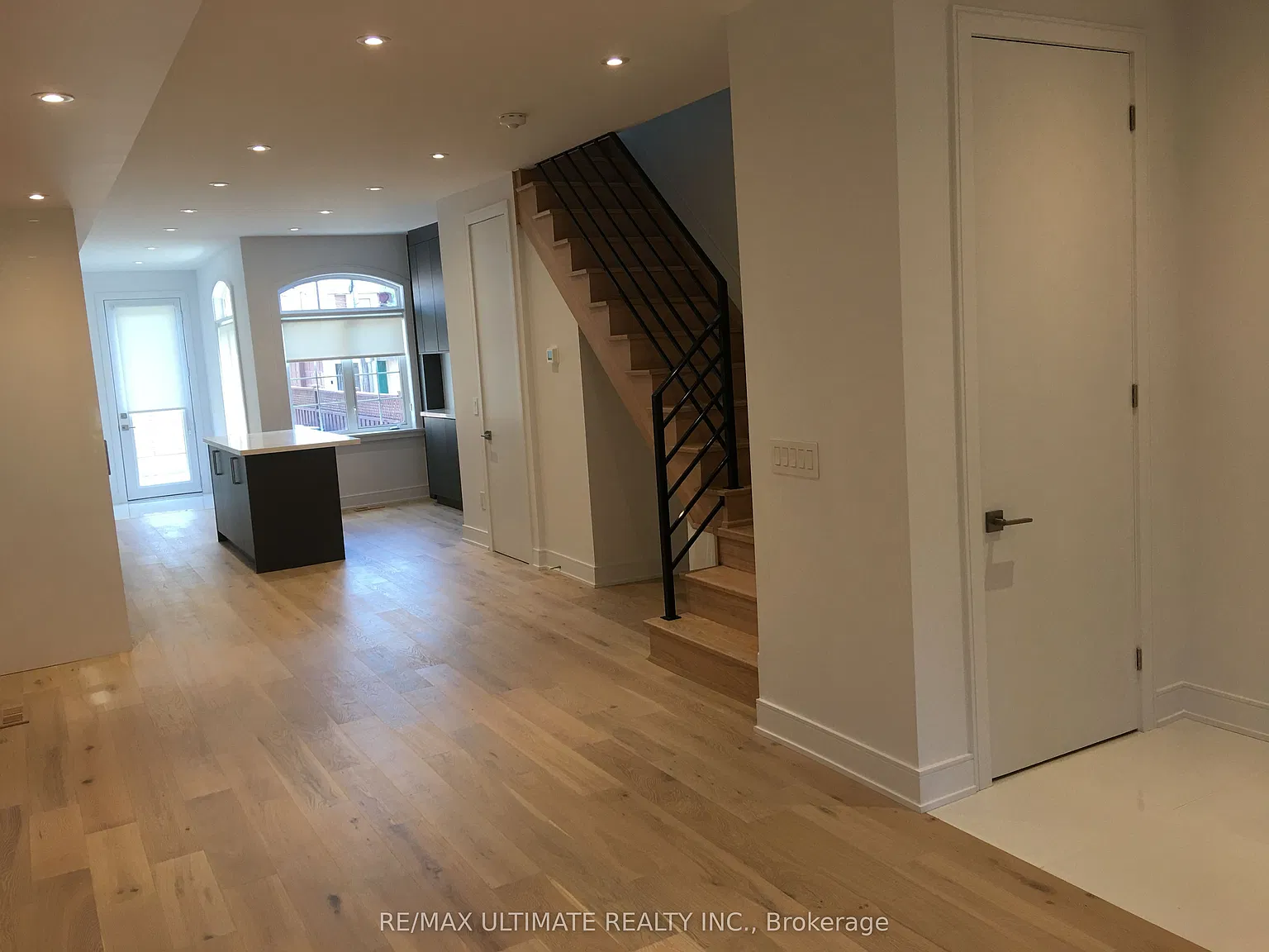4 bed, $3,400 — Photo 4