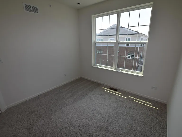 2945 Showplace Dr — Photo 28