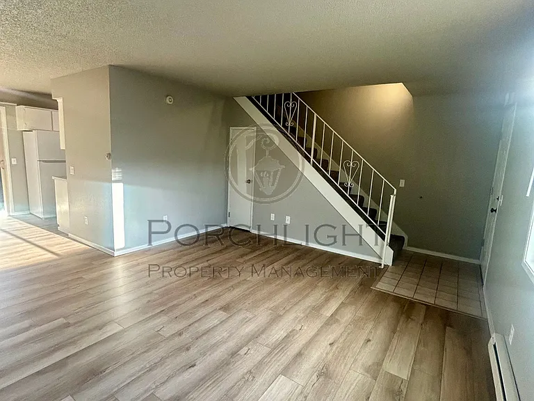 3435 Redwood Ave #5 — Photo 1