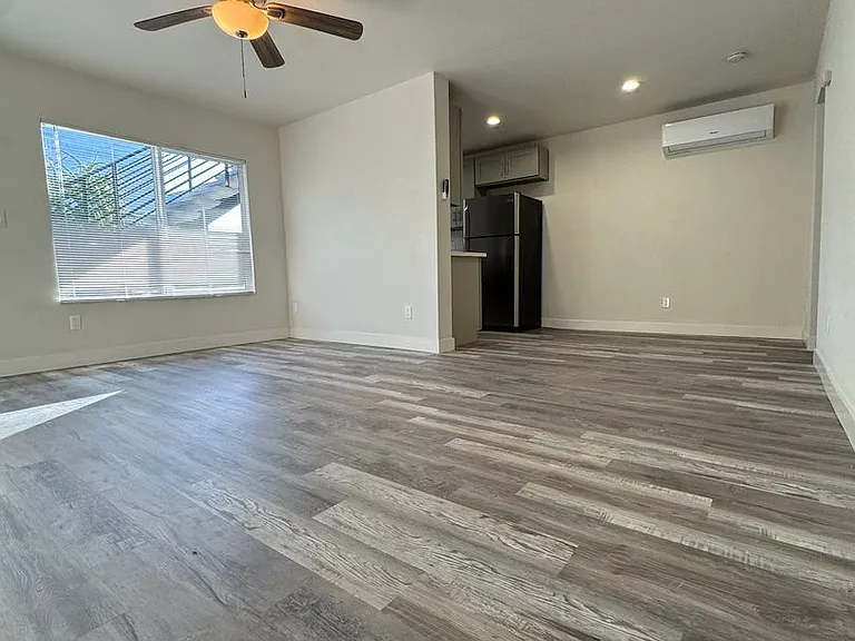 4553 Texas St — Photo 24