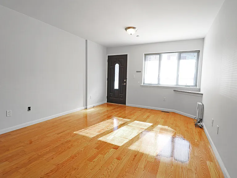 3617 194th St #1 — Photo 2