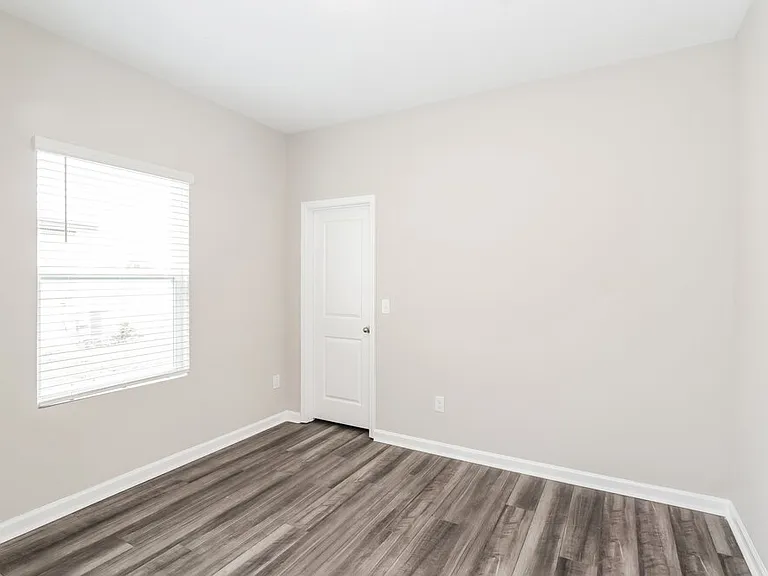 960 Kelly Fern Loop — Photo 13