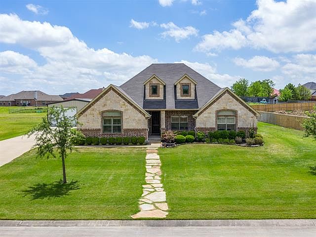 1st image of 204 Grant Dr