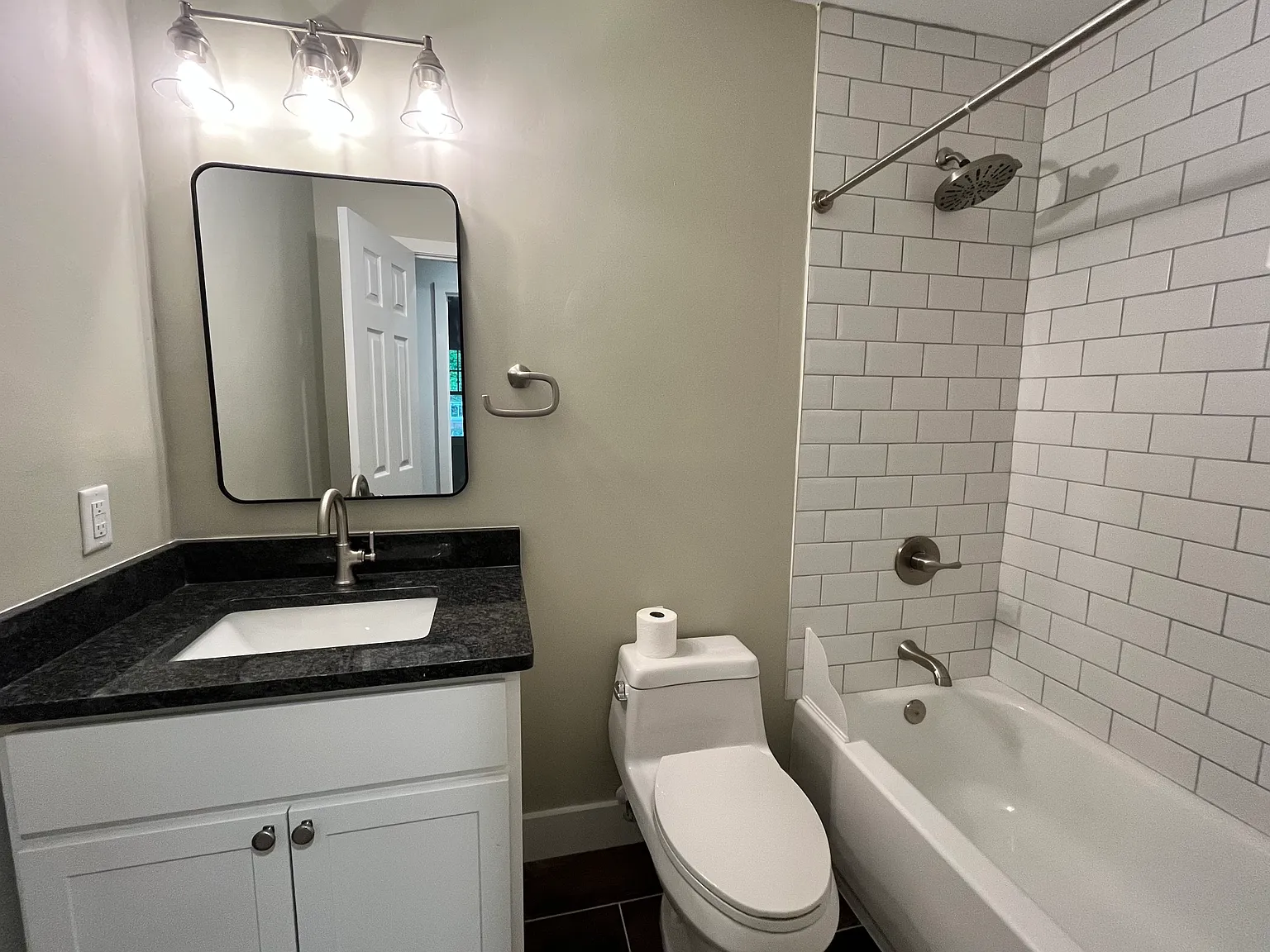 3 bed, 1202 sqft, $2,750 — Photo 3