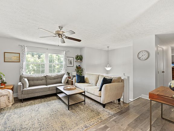 2nd image of 1021 Lincoln Rd