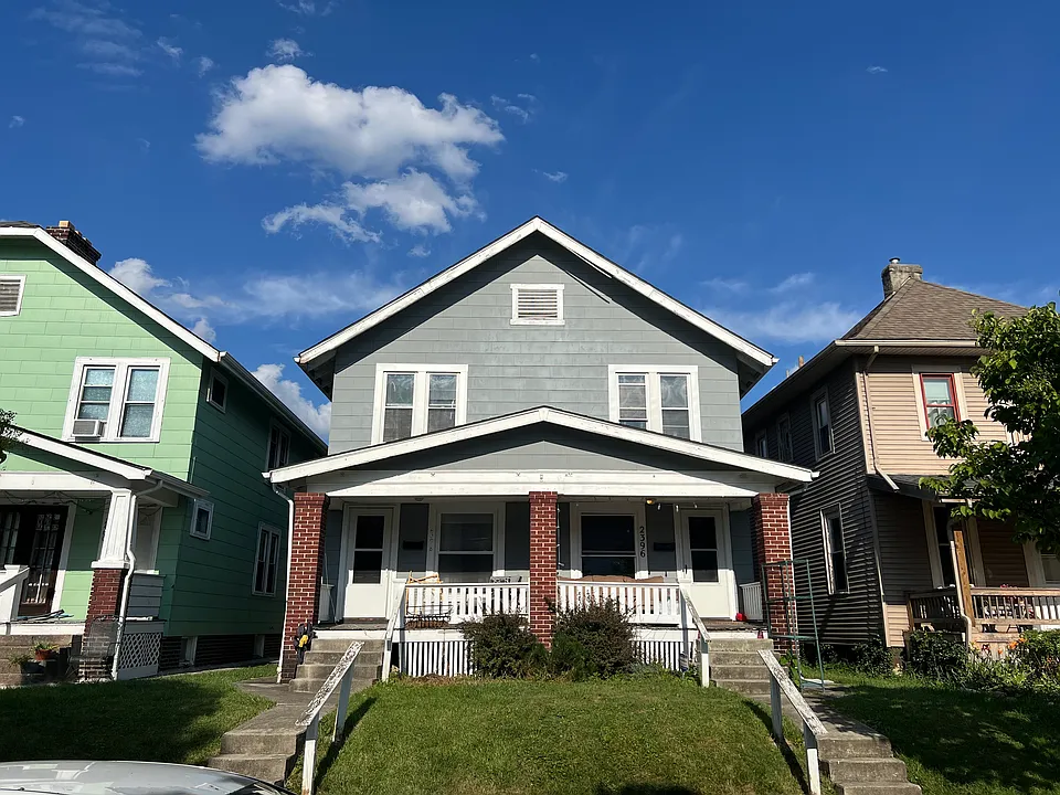 2396-2398 Glenmawr Ave