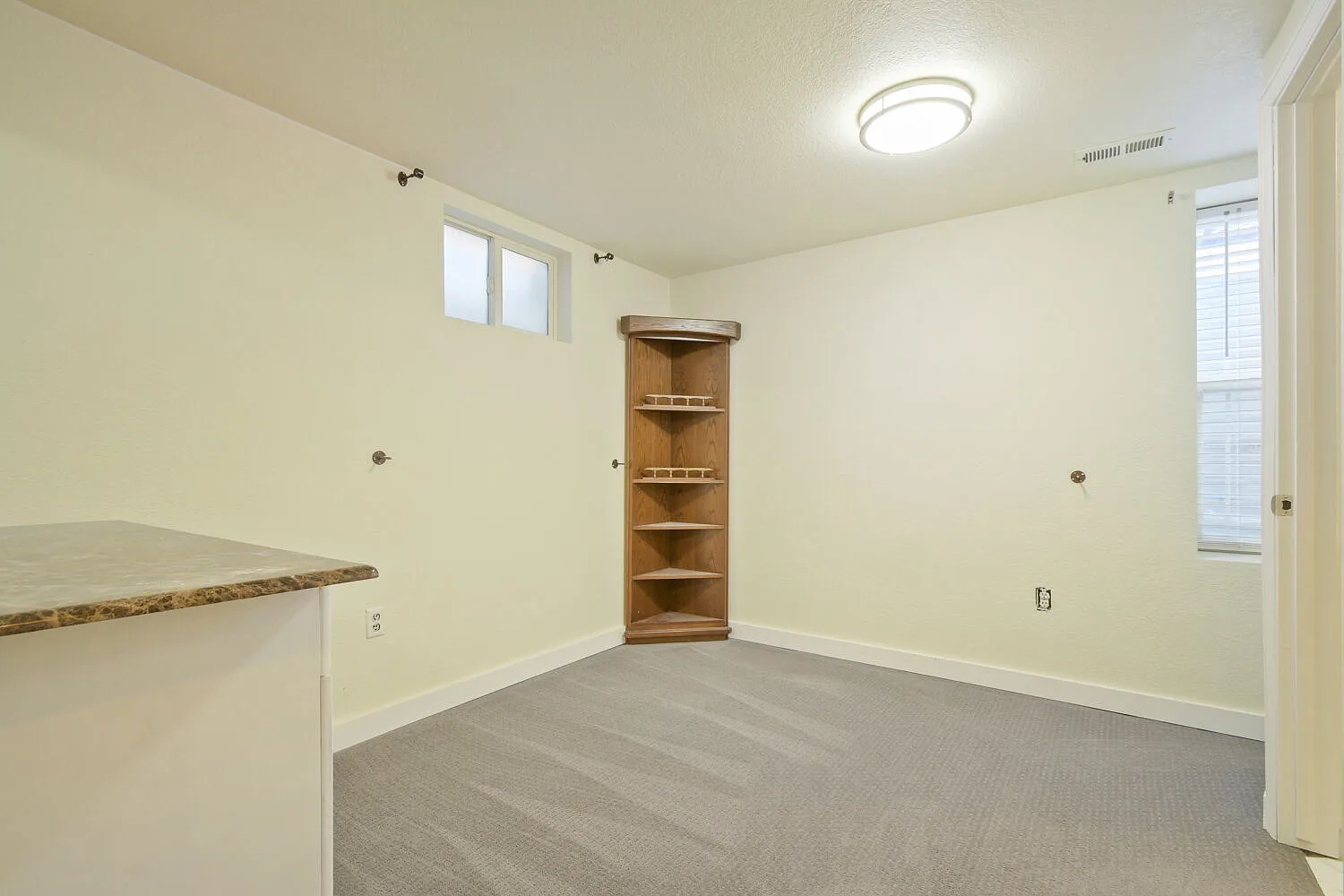 2 bed, 950 sqft, $1,800 — Photo 4
