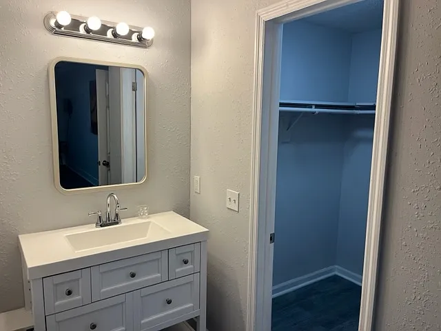 5 bed, 1890 sqft, $2,150 — Photo 3