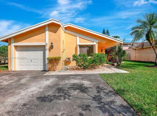 978 NW 89th Ave, Plantation, FL 33324