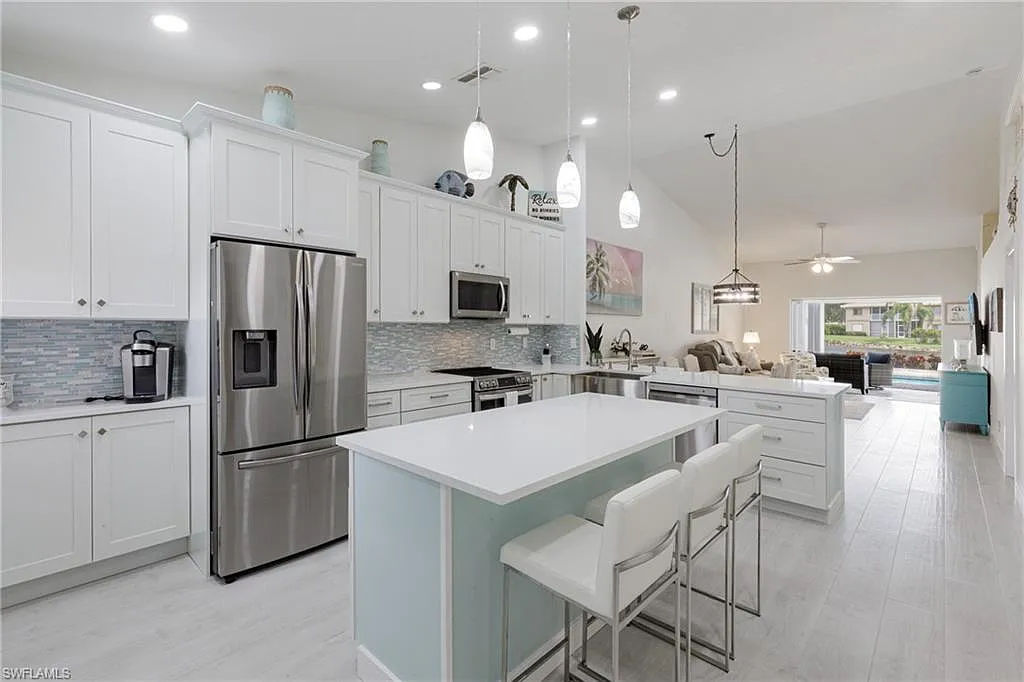 3 bed, 2.0 bath, 1466 sqft, $9,000 — Photo 4
