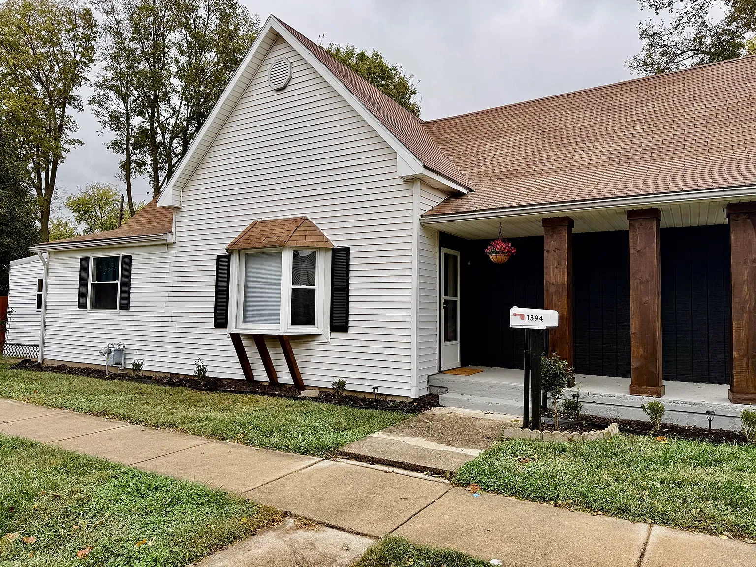4 bed, 1.5 bath, 1742 sqft, $2,589 — Photo 3