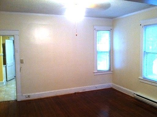 4th image of 209 W Blake Ln