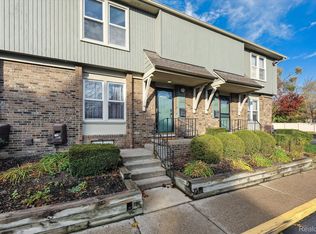 265 N Maple Rd, Saline, MI 48176