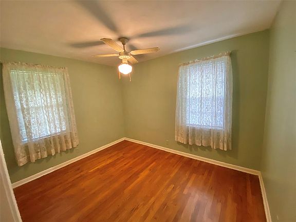5th image of 917 Laguna Dr