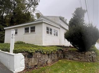 40 Warwick Rd, New Fairfield, CT 06812