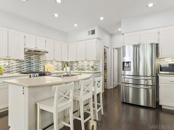 5th image of 13819 Fontanelle Pl