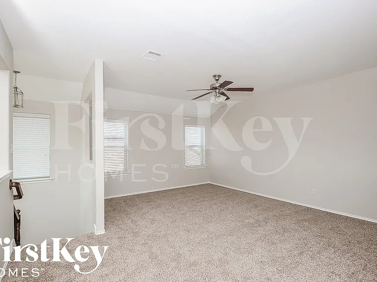 1112 Kaufman Rd — Photo 3