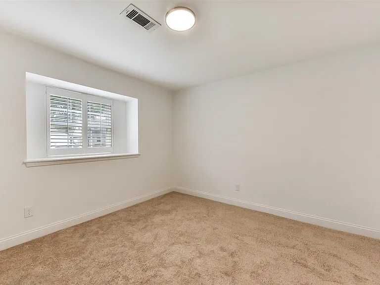 5946 Valkeith Dr — Photo 27
