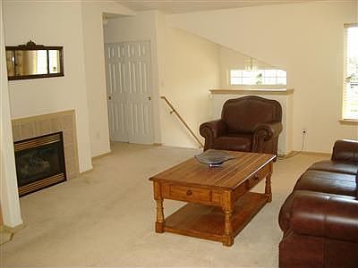 Living Room/Fireplace