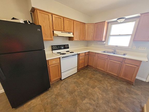 4th image of 3204-3206 Runway Ave #Eau