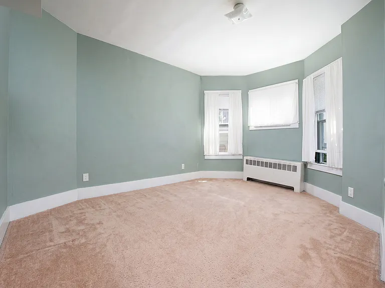 31 Kent Sq #1 — Photo 9