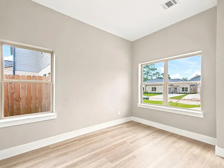 2610 Liguria Ln — Photo 23