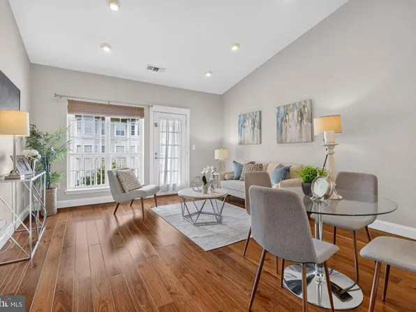 4550 Strutfield Ln APT 2412, Alexandria, VA 22311