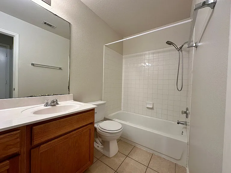 1806 Lobrecht Ct — Photo 34