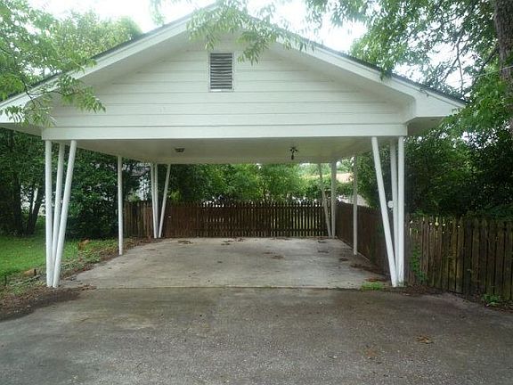 3rd image of 1036 Dantzler St