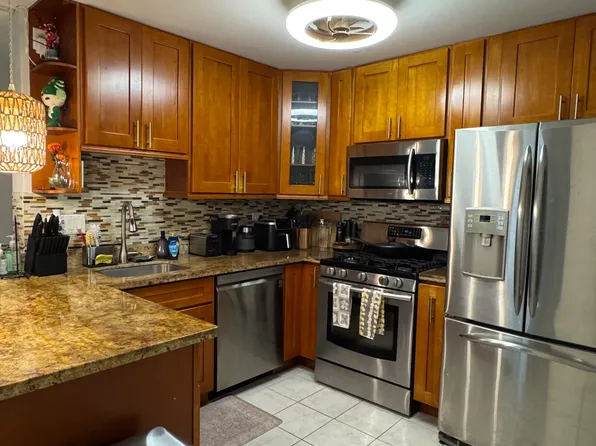 2452 Tusitala St APT 901, Honolulu, HI 96815