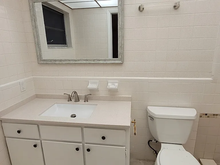 1013 Meadowlawn Dr N — Photo 18