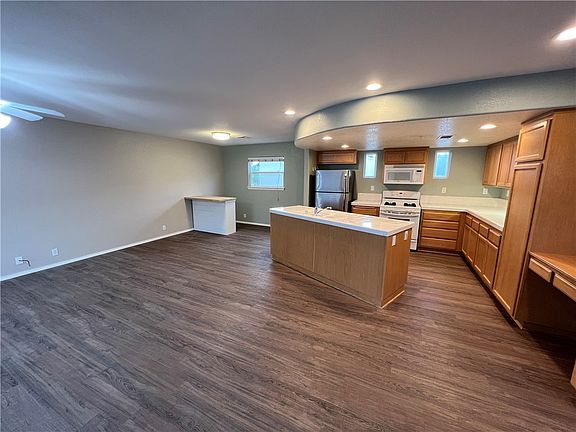 3rd image of 1144 Walnut St
