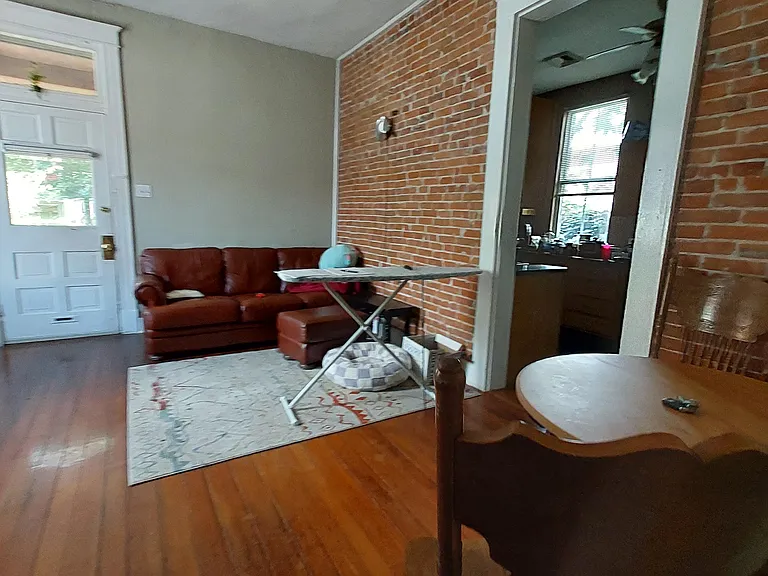 2616 Indiana Ave — Photo 3