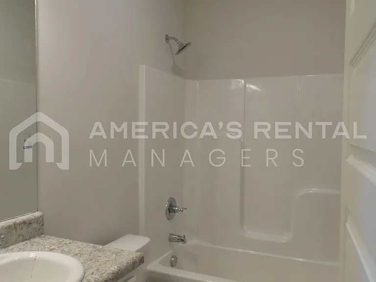 152 The Heights Dr — Photo 11